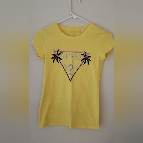 Tops - Guess Logo Yellow Tee